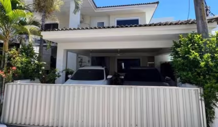 Casa de condomínio á venda com 4/4, sendo 1 suíte no Residencial Safira.