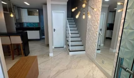 Casa de Cond. á Venda com 2/4, suítes em Vila praiana.