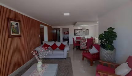 Casa de Cond. Para Vender com 3/4, 2 suítes no Centro.