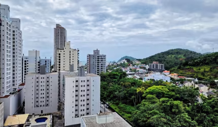 Apartamento à venda na Praia Brava em Itajaí-SC: 2 quartos, 1 suíte, mobiliado, 65m², 1 vaga de garagem.