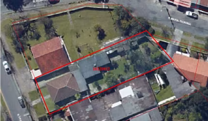 Terreno à Venda no Tarumã próximo a Caixa D´àgua da Sanepar no alto da XV Localização excelente, colado ao Jardim Social, terreno plano.