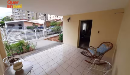 Impecável casa à venda em Ribeirão Preto-SP, Jardim Paulista: 3 quartos, 3 salas, 2 banheiros, 4 vagas de garagem, 177m².