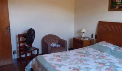 Casa à venda em Ribeirão Preto-SP, Parque dos Bandeirantes: 3 quartos, 1 suíte, 2 salas, 2 banheiros, 3 vagas, 204m².