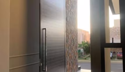 casa em condomínio no Residencial E Empresarial Alphaville, Ribeirão Preto-SP  3 quartos, 3 suítes, 2 salas, 4 banheiros, 4 vagas de garagem  Alto padrão no Quer Imóvel Negócios Imobiliários.