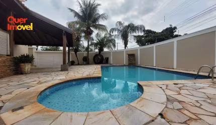 Casa de alto padrão à venda no City Ribeirão, zona leste de Ribeirão Preto-SP  4 quartos, 2 suítes, 3 salas, 5 banheiros, 5 vagas  415,00 m²  Quer Imóvel Negócios Imobiliários.