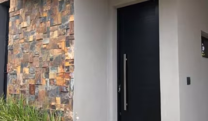 Casa de luxo em condomínio no Jardim Cybelli, Ribeirão Preto-SP: 3 quartos, 3 suites, 2 salas, 4 banheiros, 4 vagas - 152m².