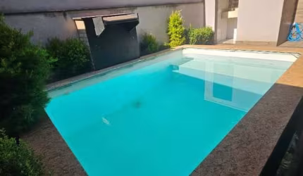 Casa em Condomínio de Luxo na Vila do Golf em Ribeirão Preto-SP: 3 Quartos, 1 Suíte, 4 Banheiros, 2 Vagas, 150m².