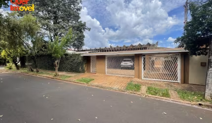 Espaçosa casa para locação em Ribeirão Preto-SP, Jardim Recreio: 4 quartos, 3 suítes, 2 salas, 6 banheiros, 7 vagas, 435m²