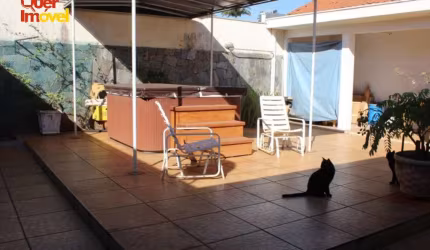 Imperdível oportunidade! Casa à venda em Ribeirão Preto-SP, bairro Parque Residencial Lagoinha. 3 quartos, 1 suíte, 2 salas, 3 banheiros, 2 vagas de garagem, 420 m².
