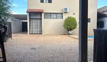 Imperdível: Casa à venda em Ribeirão Preto-SP, bairro City Ribeirão, 3 quartos, 1 suíte, 2 salas, 4 banheiros, 282m². Venha conferir!