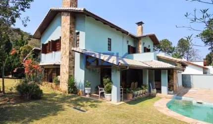 Casa em Condominio com 4 quartos em Alphaville