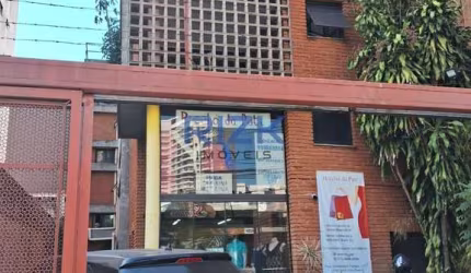 PRÉDIO COMERCIAL NA LIBERDADE.