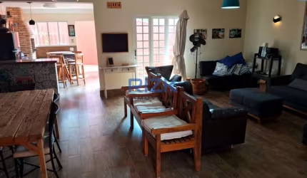 Casa a venda no Cambuci , 3 Suítes e 4 garagens..