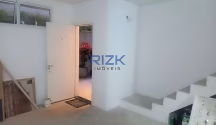 Sobrado com 2  dormitórios e 1 vaga de garagem