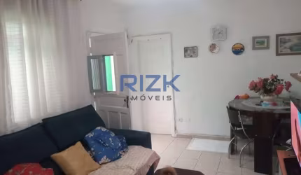 Casa térrea a venda no Cambuci.
