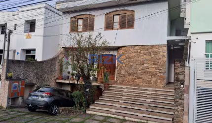 SOBRADO NO KLABIN COM 10 GARAGENS.