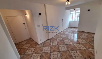 Andar alto, 2 quartos, 1 vaga de garagem