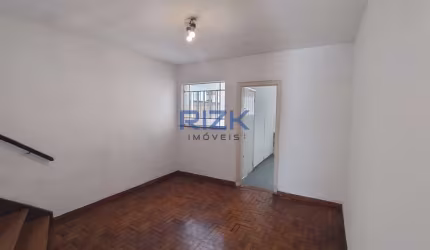 Casa com  2 quartos no Jd da Gloria
