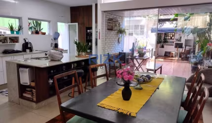 Casa projetada pelo arquiteto Plínio Croce