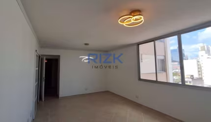 Vende Apartamento com 3 dornitorios  na Aclimação
