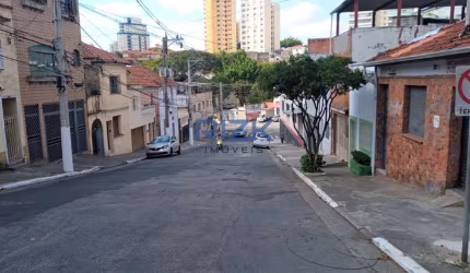 Casa com 02 dormitórios.