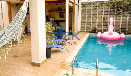 Casa com 4 quartos e piscina, 225 m2 reformada