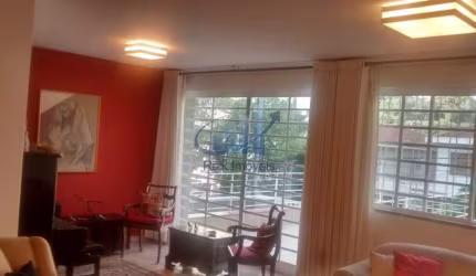 linda casa com quintal  no miolo da Aclimação