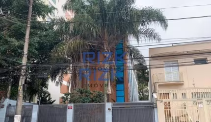 Prédio comercial na Vila Clementino.