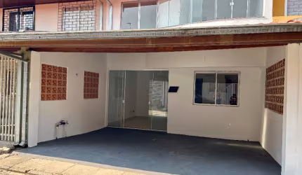 Excelente sobrado interno no Boqueirão