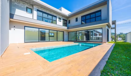 Casa 548m² privativo com piscina - Colegio Internacional