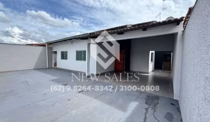 Casa com Piscina e Churrasqueira - 3 Quartos sendo uma Suíte
