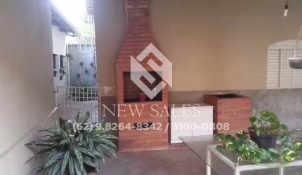 Casa à Venda no Jardim das Aroeiras com Sala Comercial!