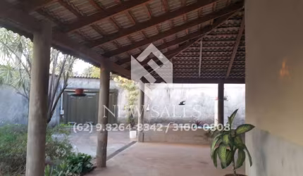 Casa à Venda no Jardim das Aroeiras com Sala Comercial!