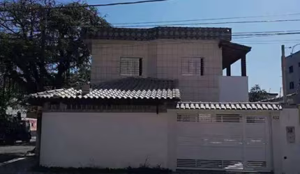 Sobrado de esquina com 4 dorms, Aviação, Praia Grande!