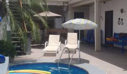 OPRTUNIDADE ÚNICA!! Pousada com piscina em Solemar!