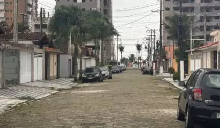 INVISTA NA PRAIA GRANDE, CASA ISOLADA MOBILIADA!!!