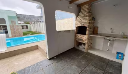Linda Casa Térrea Isolada com 5 dorms - Piscina e Churrasqueira! Financia!