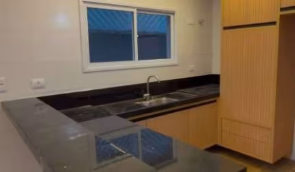 Linda Casa Reformada com 2 dorms e Lado Praia!! Financia!!