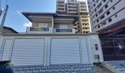 Sobrado à venda no Bairro Ocian - 3 Dormitórios, 2 Vagas, Sacada e Piscina! - Cód: ACT3286