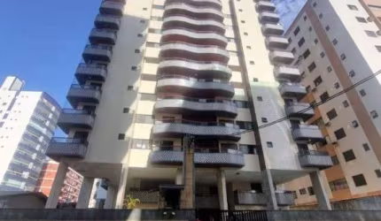 Apto 02 dorms c/ sacada e piscina, 300 mts da praia