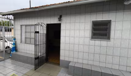 Casa de Condomínio Térrea com 1 dorm - Lado Praia e 1 vaga de garagem!