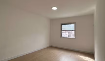 Linda Kit com Piso laminado - 150 mts do mar e Financia! Venha Conhecer!