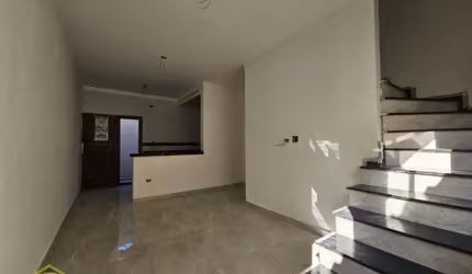 Guilhermina - Sobrado de Condomínio 02 dorms - 370 mil