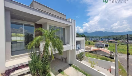 Sobrado com 3 dormitórios à venda, 123 m² por R$ 615.000,00 - Das Capitais - Timbó/SC