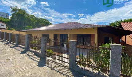 Casa com 4 dormitórios à venda, 334 m² por R$ 950.000,00 - Dos Estados - Timbó/SC