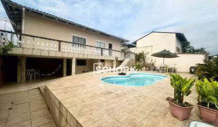 Casa com 3 dormitórios à venda, 175 m² por R$ 750.000,00 - Fortaleza - Blumenau/SC
