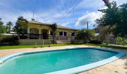 Casa com 3 dormitórios para alugar, 146 m² por R$ 3.760,00/mês - Itoupava Central - Blumenau/SC