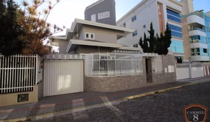 Praia de Bombas - Casa 5 suítes de alto padrão