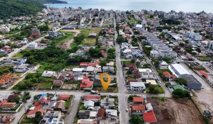 Terreno em Bombas 341,70m² - Em ótima localização.