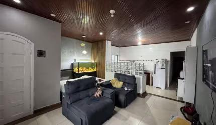 Casa à venda em Mongaguá, Jd Aguapehu, com 2 quartos, com 109.48 m²